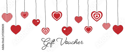 Gift Voucher - Schriftzug in englischer Sprache - Geschenkgutschein. Gutscheinkarte mit rot-weißen Herzen.