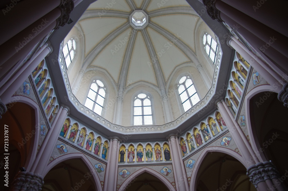 Castelpetroso - Molise - Sanctuary of the Basilica Minore dell'Addolorata - The imposing internal dome Castelpetroso - Molise - Sanctuary of the Basilica Minore dell'Addolorata - The imposing internal dome