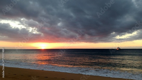 Fototapeta Naklejka Na Ścianę i Meble -  Sunrise at the beach