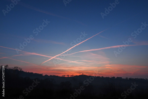 tramonto spettacolare in collina