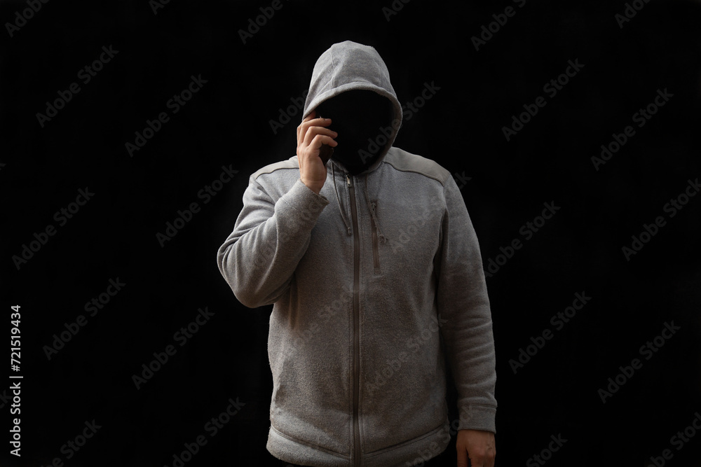 Phone fraud.Talking to phone scammers. Withdrawal of money via the Internet. Phone fraud.Talking to phone scammers. Withdrawal of money via the Internet.