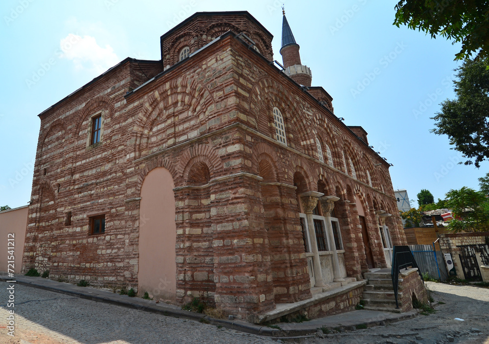Molla Gurani Mosque, located in Istanbul, Turkey, was built as the Church of St. Theodore in the 10th century. It was converted into a mosque during the Ottoman period.