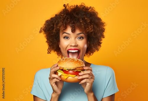 a woman wants to eat a humberger