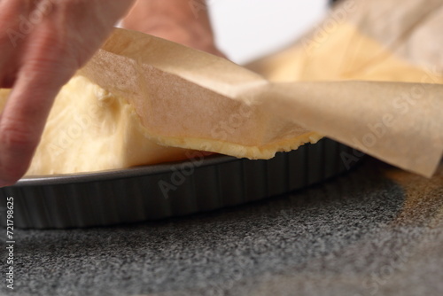 Line pie plate with dough sheet