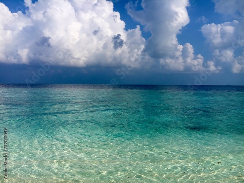 maledives sea water green and blue