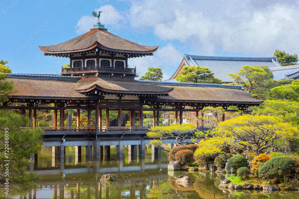 Naklejka premium Heian Jingu Garden during full bloom cherry blossom in Heian Shrine, Kyoto, Japan