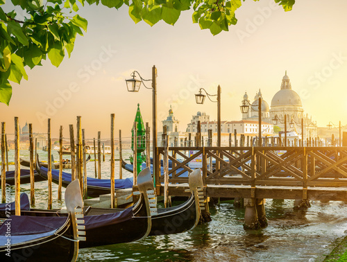 Obraz na płótnie Beautiful Venetian sunset w salonie