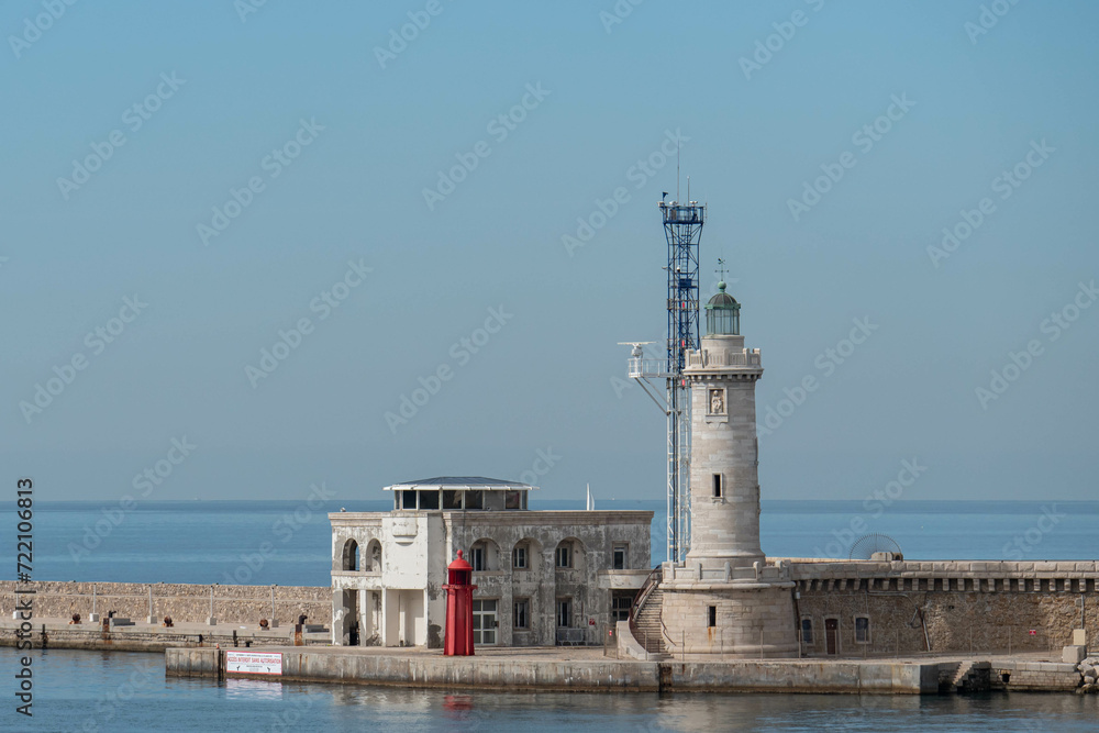 Leuchtturm Hafenausfahrt Marseille, Frankreich, 