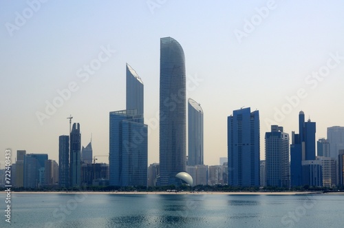 Skyline de Abu Dhabi  Emiratos   rabes Unidos