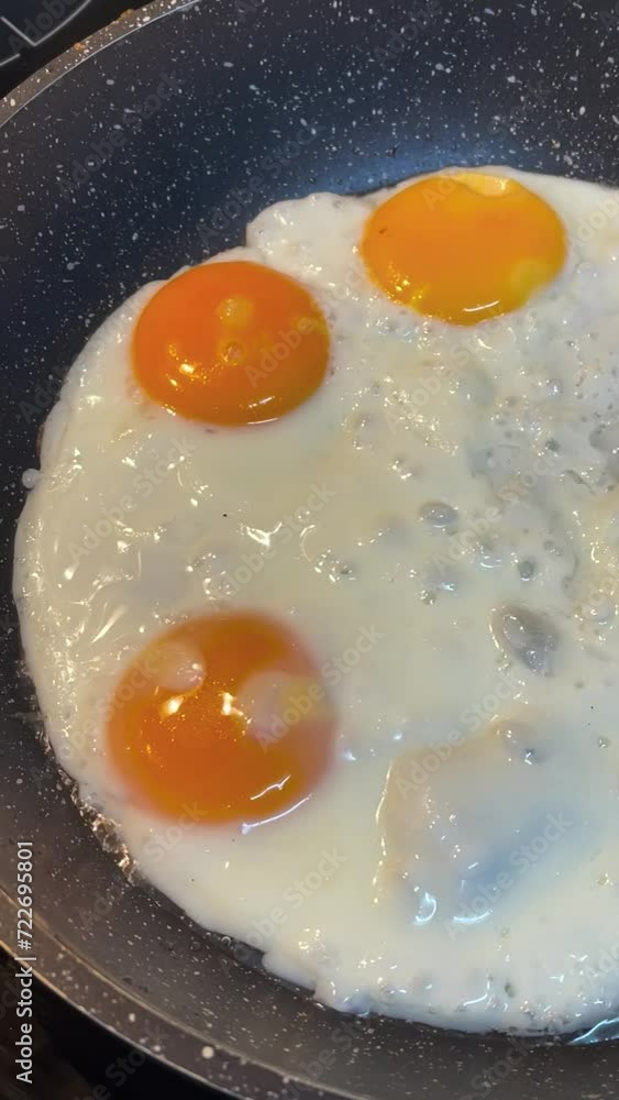 Fried eggs fry eggs fry pan on the hob cook bake home cooking eat enjoy nutrition food food meatless vegetarian Fried eggs fry eggs fry pan on the hob cook bake home cooking eat enjoy nutrition food food meatless vegetarian