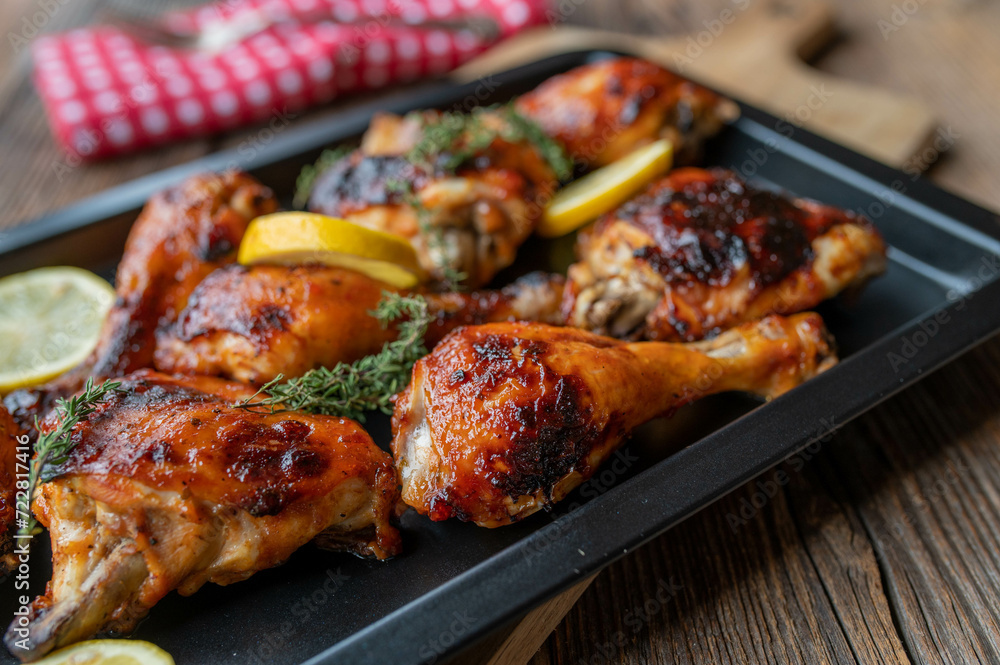 Baked chicken thighs and drumsticks with honey barbecue sauce Baked chicken thighs and drumsticks with honey barbecue sauce
