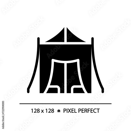 Desert bedouin tent black glyph icon. Arabic traditional living. Dune travel. Desert culture. Sand comfort shelter. Silhouette symbol on white space. Solid pictogram. Vector isolated illustration