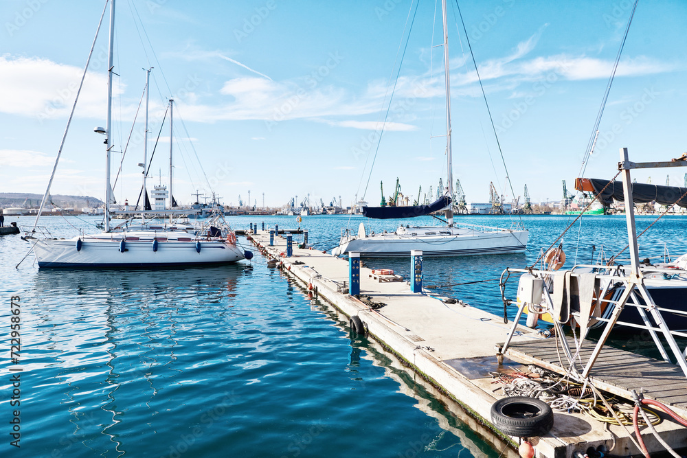 Fototapeta premium Yachts in sea port