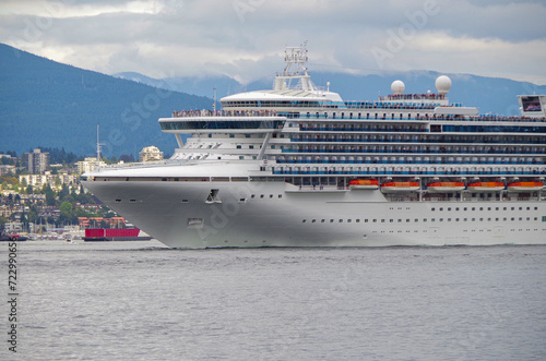 Kreuzfahrtschiff Grand geht auf Alaska-Kreuzfahrt von Vancouver, Kanada - Modern Princess cruiseship cruise ship liner in Vancouver for Alaska cruising  © Tamme