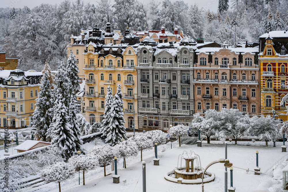 Friedensplatz mit Hotels in Marienbad