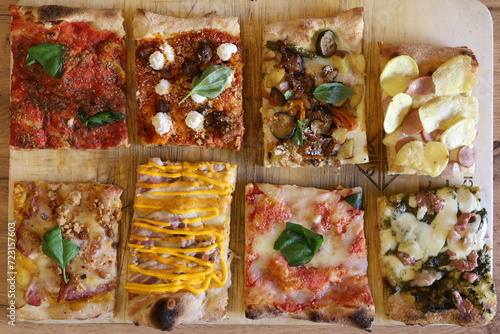 Fototapeta Naklejka Na Ścianę i Meble -  le pizzette in teglia Italy