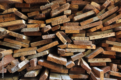 madeiras picadas para lenha em pilha  photo