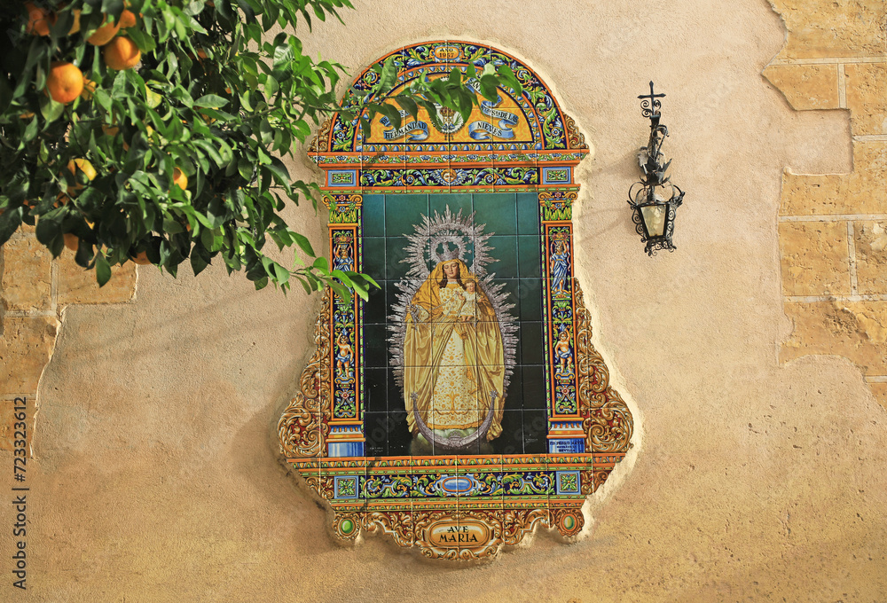 Naklejka premium sevilla nuestra señora de las nieves ave maria virgen imagen de azulejo en la fachada de una iglesia semana santa 4M0A5238-as24