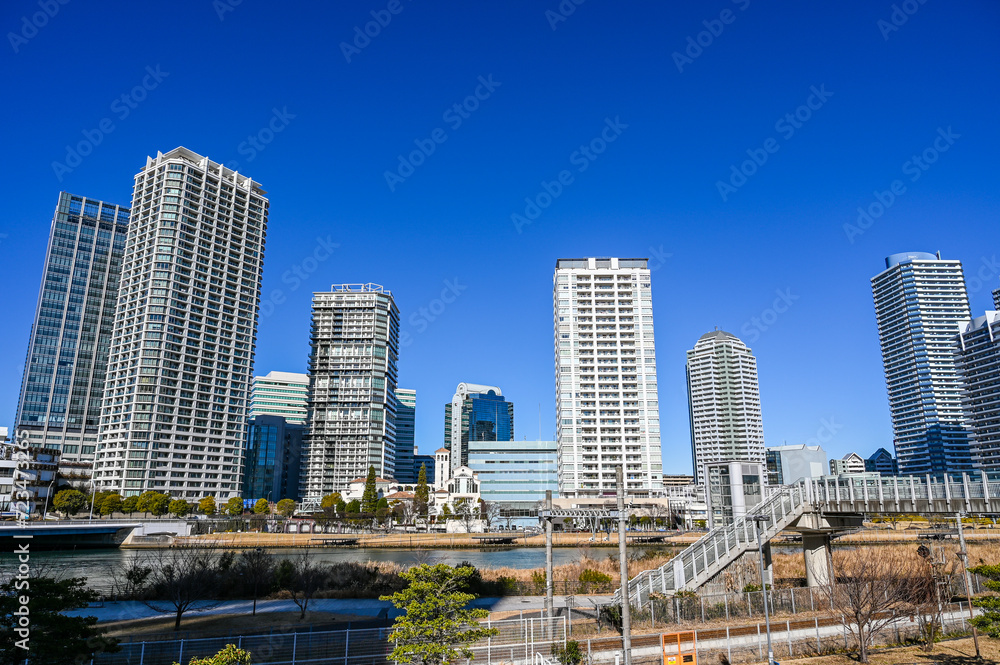 Fototapeta premium 横浜みなとみらいの都市風景