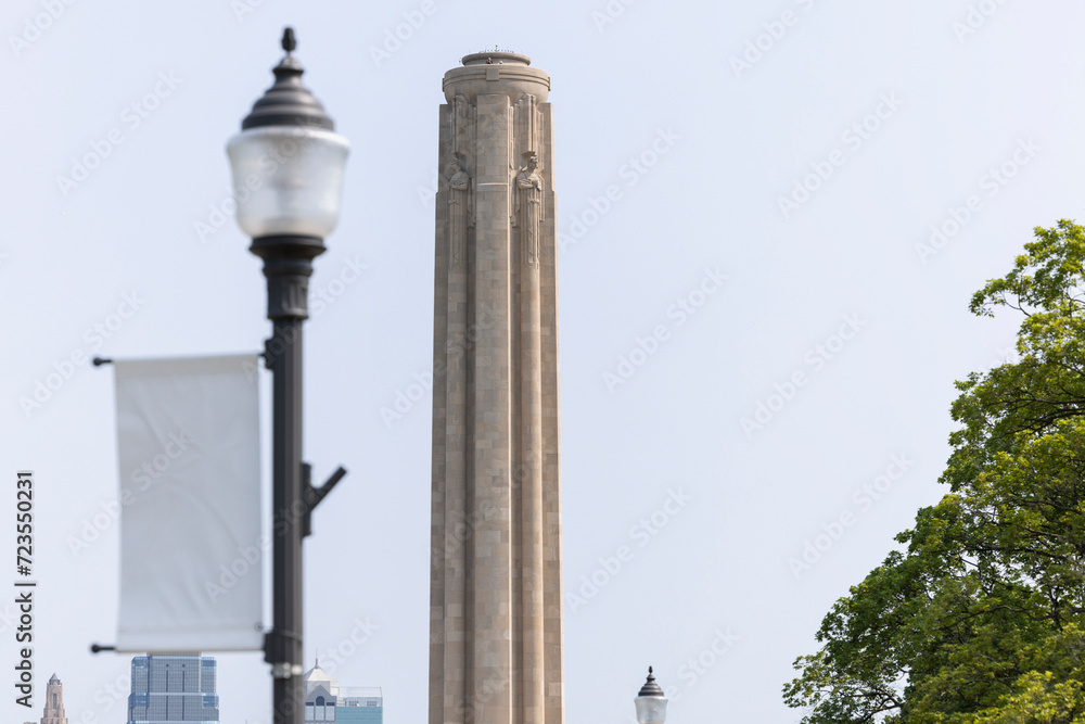 Fototapeta premium Morning view of the historic 1926 WWI War Memorial in downtown Kansas City, Missouri, USA.
