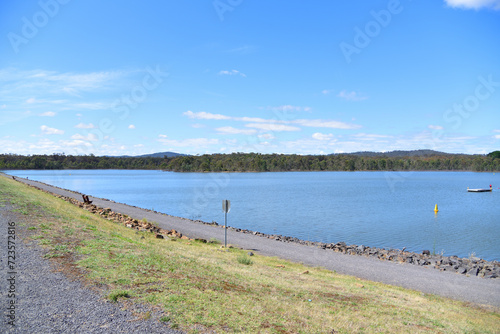 Fototapeta Naklejka Na Ścianę i Meble -  Crusoe Reservoir in Bendigo, Victoria, Australia is a popular destination for cycling, swimming, walking, jogging and fishing.