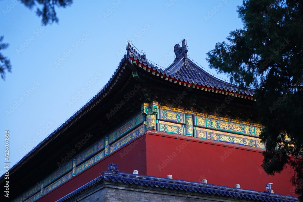 The roof of the Temple of Heaven complex is Tiantan.