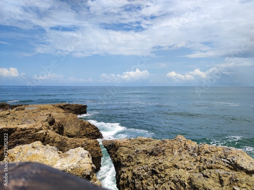 Elevando el Espíritu: Mañana Despejada en el Mirador del Mar photo