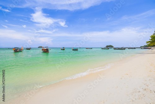 Fototapeta Naklejka Na Ścianę i Meble -  Beautiful tropical beach  at Lipe island, Satun Province, Thailand.