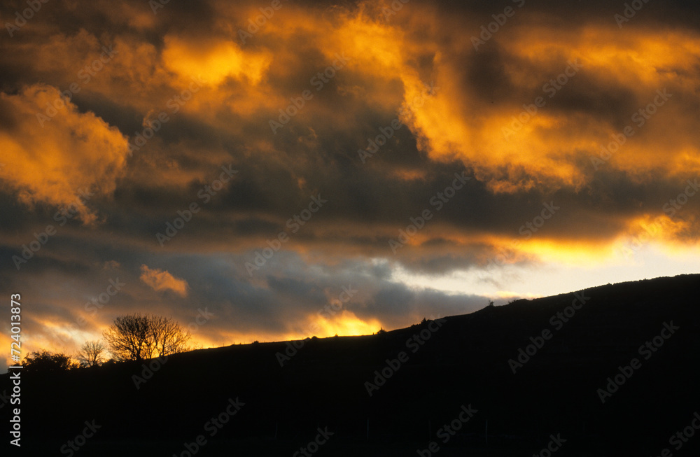 coucher de soleil, nuages, Causse Mejean, Parc naturel régional des Grands Causses, 48, Lozère, France