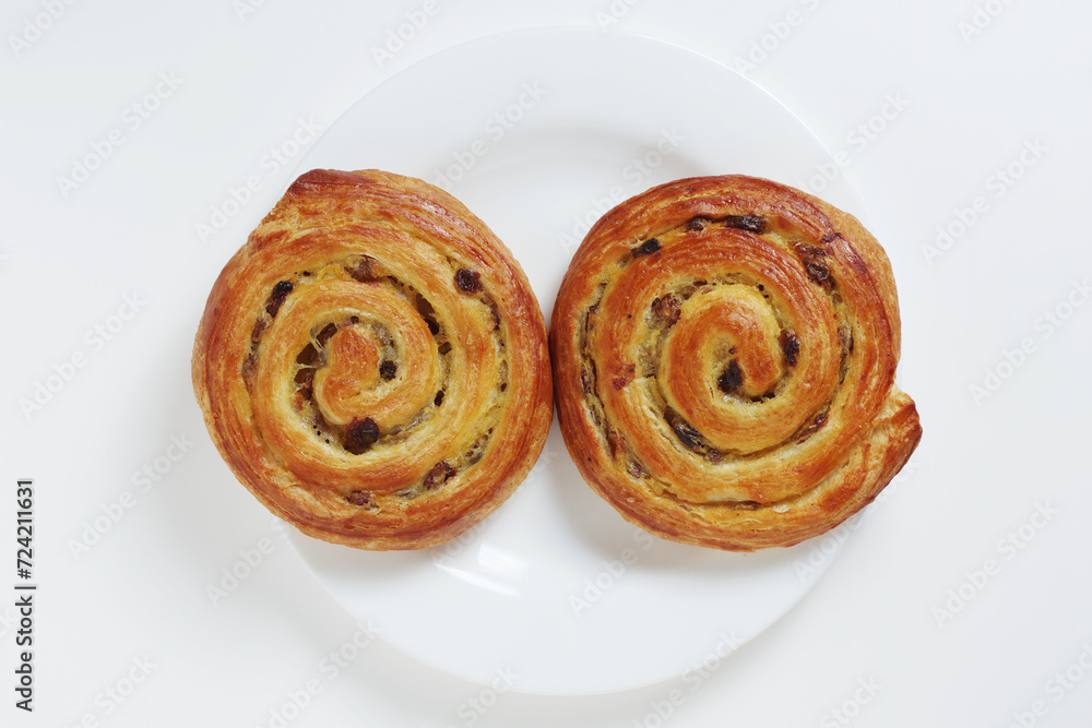 Fototapeta premium Raisins pastry scroll