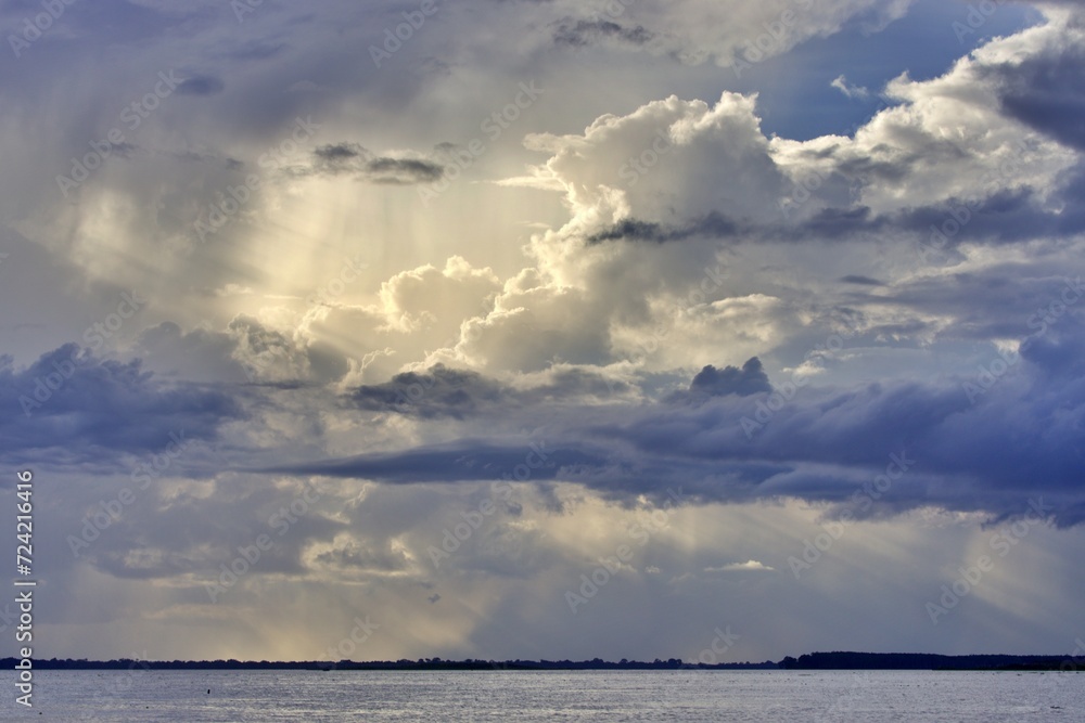 Gewitterwolken überm Amazonas