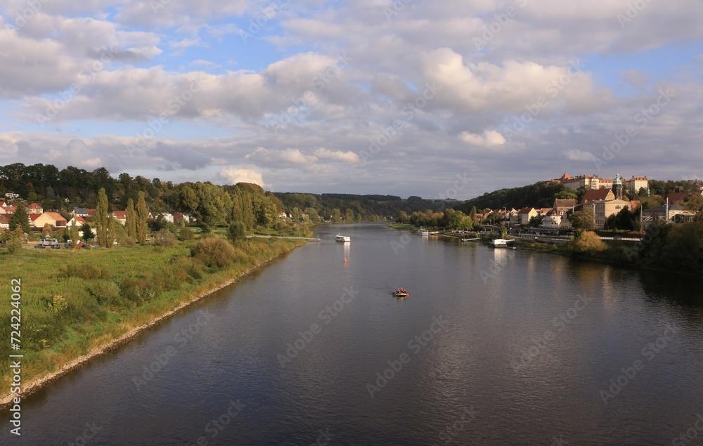 Blick auf die Elbe und die Altstadt von Pirna in der Sächsischen Schweiz	