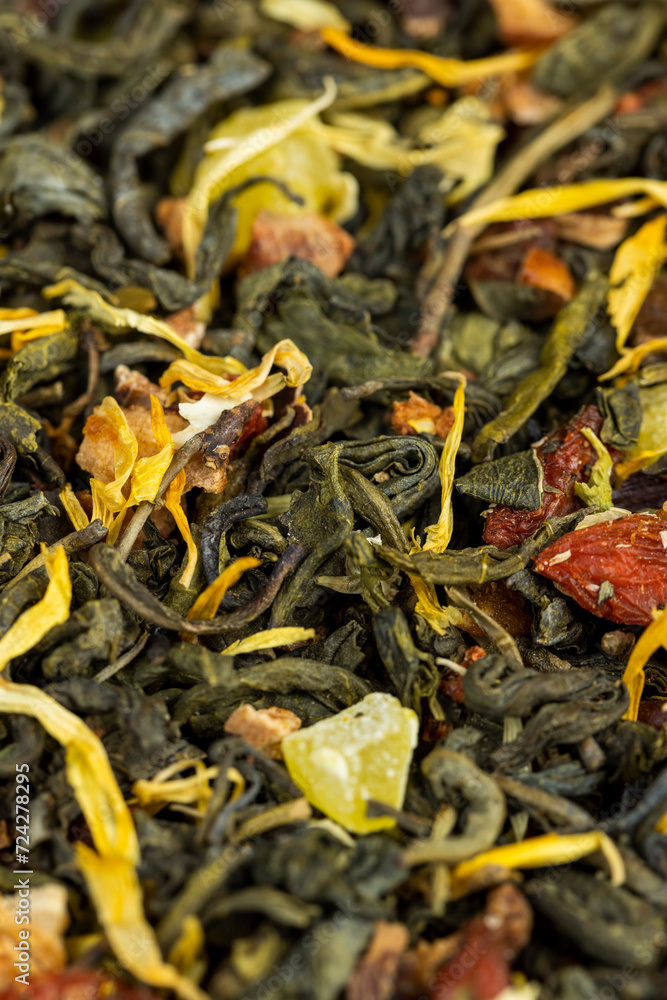 dry green tea with jasmine flowers, calendula, pineapple slices