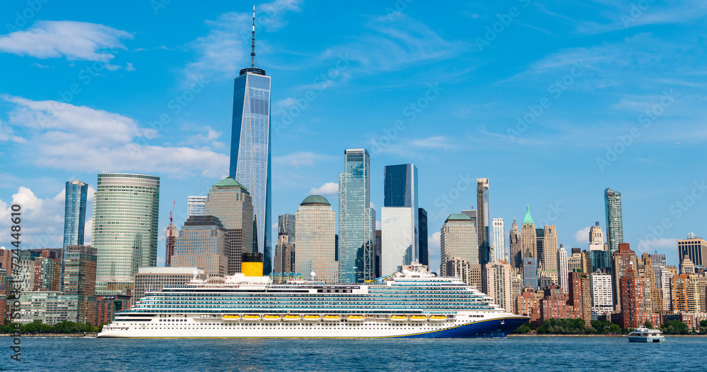 Naklejka premium Cruise ship York. Skyline of New York Manhattan cruising on the Hudson River cruise liner. New york cruise lines ships vacation