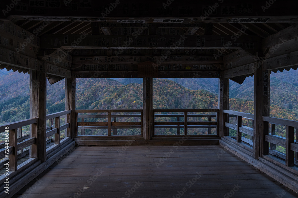 日本　山形県山形市にある立石寺、通称山寺の五大堂から望む風景