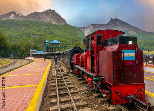 Cuadro en lienzo End of the World historic steam railway used to transport prisoners from jail to