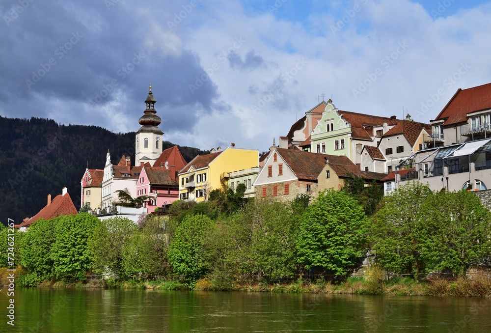 Obraz premium Blick an Frohnleiten, Österreich im Frühling