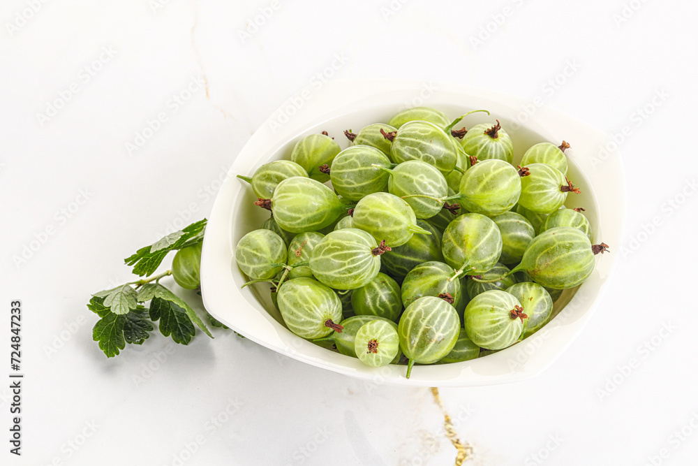 Sweet ripe gooseberries in the bowl Sweet ripe gooseberries in the bowl