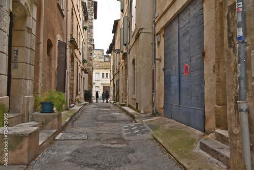 Fototapeta Naklejka Na Ścianę i Meble -  Arles, strade e vicoli della città vecchia - Provenza, Francia