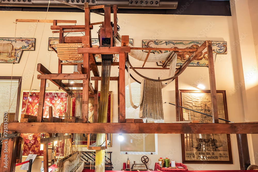 Foto de Interior of Silk Museum in Higher Art College of Silk. Silk