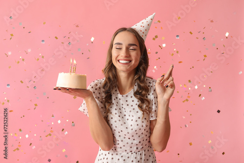 Beautiful young woman in pa...