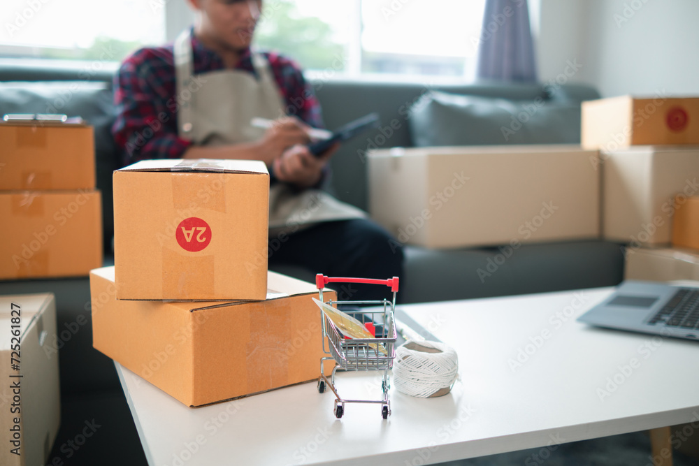 Small SMEs can create a Home Office at home and market through online and e-commerce, so that buyers can purchase products online and have their orders delivered through shipping companies.