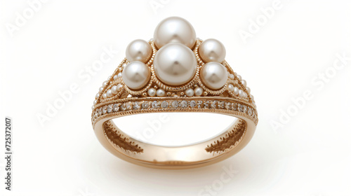 Elegant ring with pearls