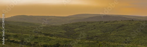 Sonnenaufgang im Naturreservat Hluhluwe Imfolozi Park Südafrika © Mathis