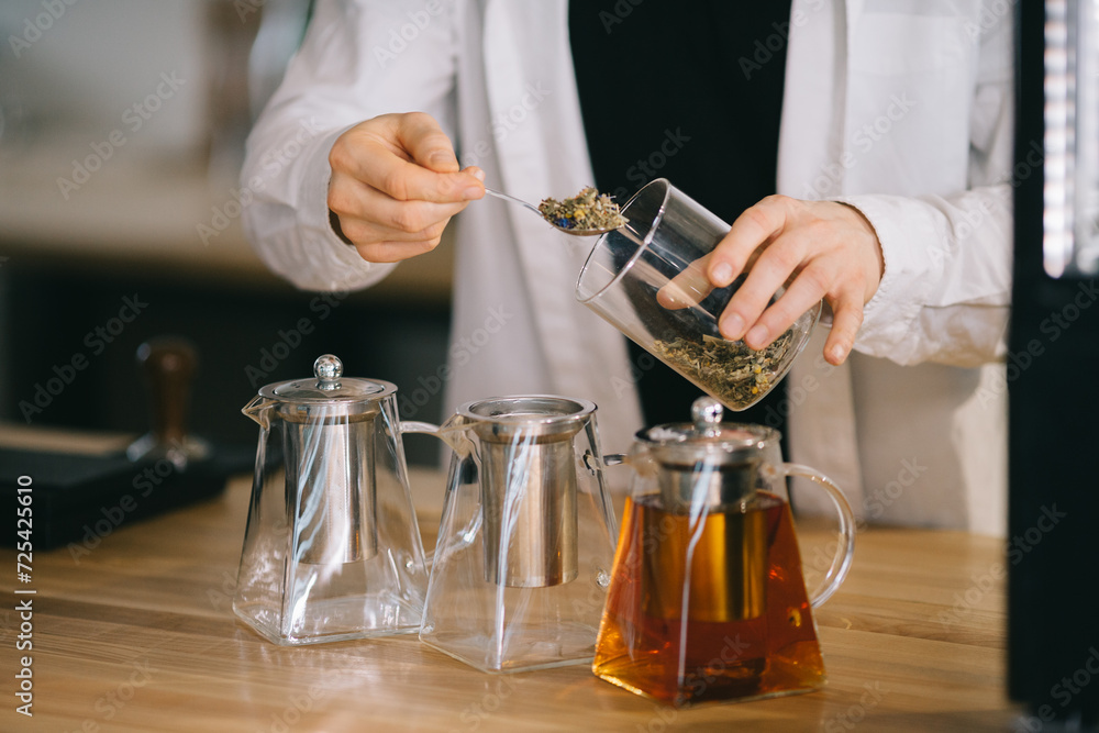 The process of making aromatic tea. The process of making aromatic tea.