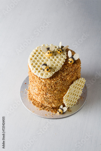 honey cake with chocolate honeycomb