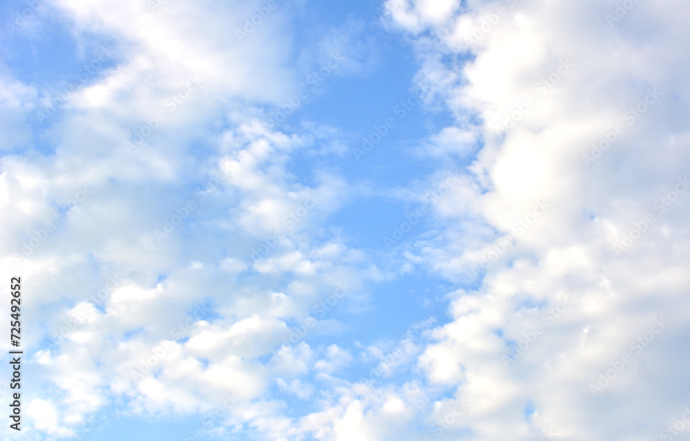 Fototapeta premium turquoise sky with white clouds isolated wallpaper 