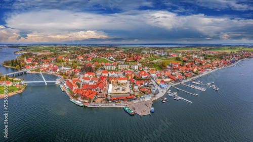 Fototapeta Naklejka Na Ścianę i Meble -  Mikołajki- miasto na Mazurach w północno-wschodniej Polsce	