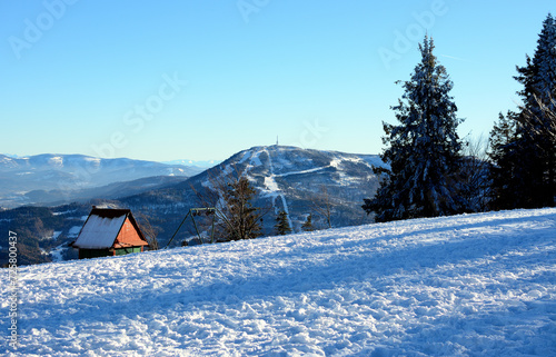 Zima w górach. Skrzyczne z Klimczoka © Hanna