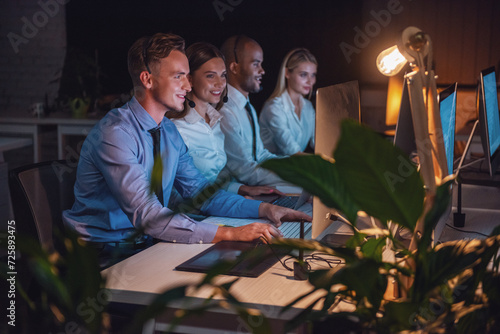 Wallpaper Mural Business people working Torontodigital.ca